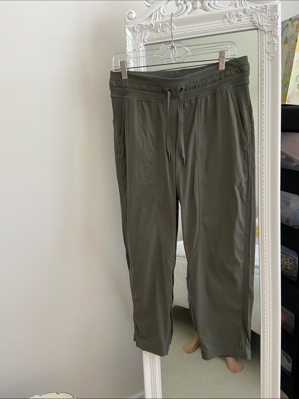 Lululemon dance crop in army green